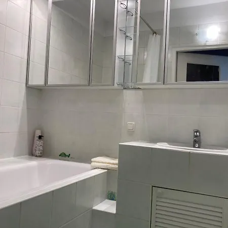 57 M2 Blisko Centrum - Miejsce Garazowe Gratis * Warsaw
