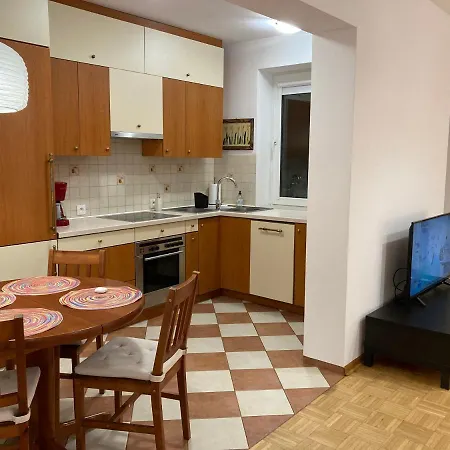 57 M2 Blisko Centrum - Miejsce Garazowe Gratis * Warsaw